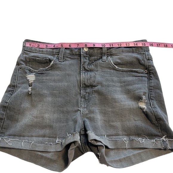 Old Navy Grey High Rise OG Denim Shorts - Size 10 - Picture 5 of 8